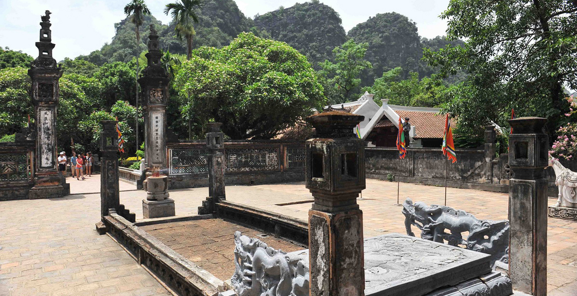 Hoa Lu Tam Coc Day Trip